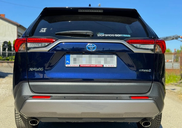 Toyota RAV4 cena 124999 przebieg: 79900, rok produkcji 2019 z Kobylin małe 781